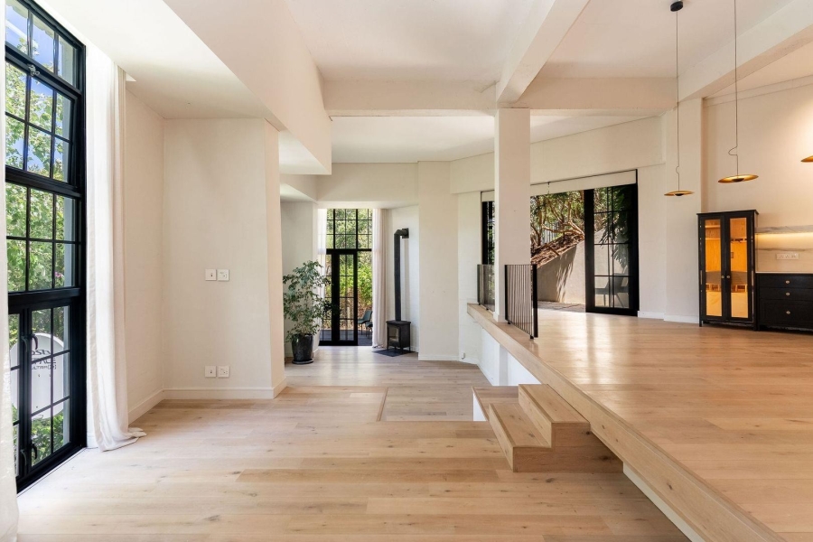 2 Bedroom Property for Sale in Tamboerskloof Western Cape